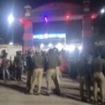 बलिया : मारपीट में घायल युवक की मौत, थाने के पास शव रख दिया धरना, आश्वासन पर समाप्त