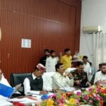 बलिया में दिशा की बैठक में विकास योजनाओं पर मंथन, सड़कों व विकास कार्यों में तेजी के निर्देश