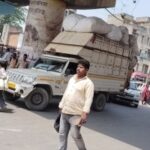 बलिया में चित्तू पांडेय चौराहा पर यातायात निरीक्षक का है वसूली केन्द्र