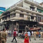 बलिया में दवा की दुकान में लगी आग, लाखों का सामान राख