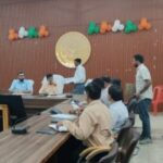बलिया में सीएम डैशबोर्ड में खराब रैंकिंग पर डीएम ने ली अधिकारियों की क्लास