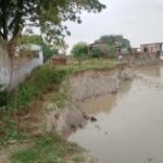 बलिया में सरयू की लहरें मचा रही तबाही, तीन मकान धारा में विलीन, कईयों पर खतरा