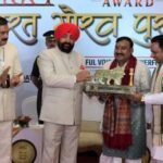बलिया के लाल, भोजपुरी गायक व अभिनेता गोपाल राय को मिला भारत गौरव सम्मान, उत्तराखंड के राज्यपाल ने किया सम्मानित