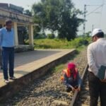 डीआरएम वाराणसी ने रतनपुरा–रसड़ा रेलखंड का किया निरीक्षण, समपारों पर संरक्षा व्यवस्था परखी